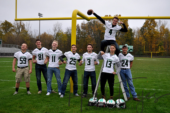 2017 SENIOR FB with MOMS (49)