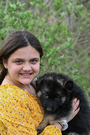 2022 TWEEN Tegan Spring Session with puppies 04242022-17