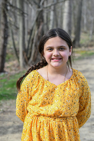 2022 TWEEN Tegan Spring Session with puppies 04242022-3