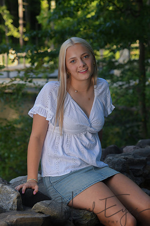2026 SENIOR Madelyn Egli-10