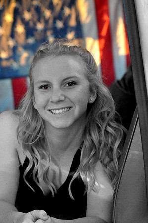 2017 SENIOR HattieGault 245 B&W