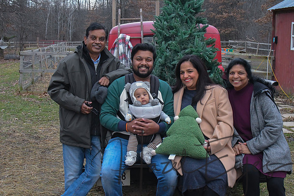 2022 FAMILY Winter Mini-Abhish-11-SharpenAI-Focus