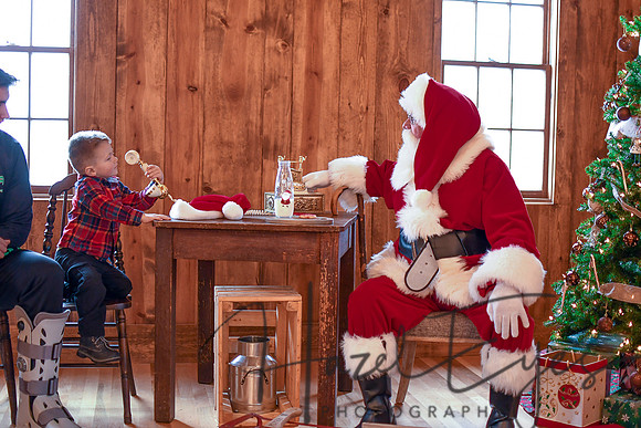 2018 Santa Mini_Aideyn-13