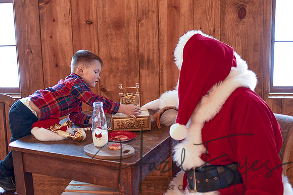2018 Santa Mini_Aideyn-34