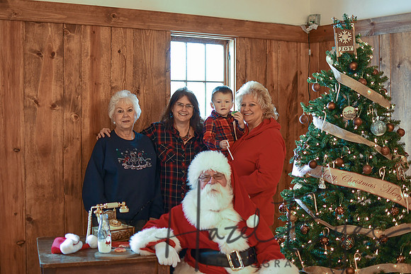 2018 Santa Mini_Aideyn-96