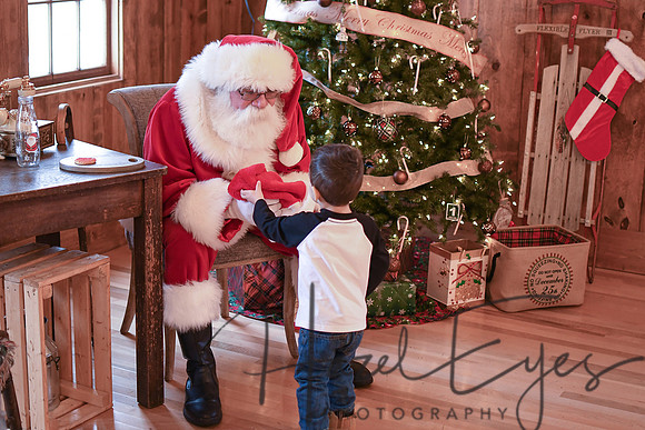 2018 Santa Mini Session - Jack-39