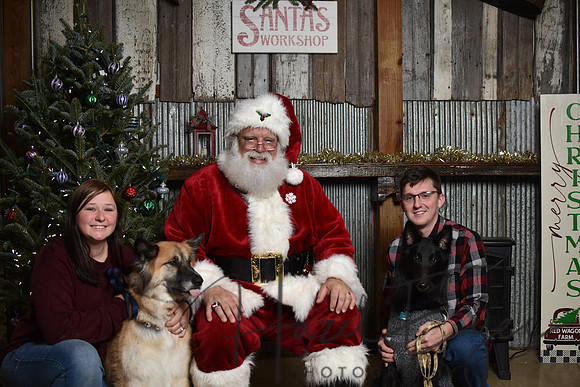 2023 Santa Pics at the Farm 12092023-13