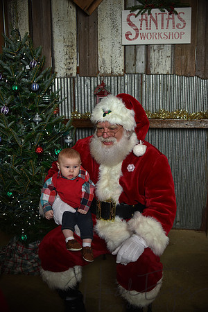 2023 Santa Pics at the Farm 12092023-62