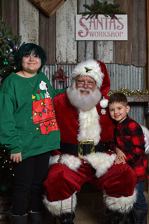 2023 Santa Pics at the Farm 12092023-87