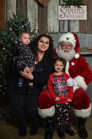 2023 Santa Pics at the Farm 12092023-95