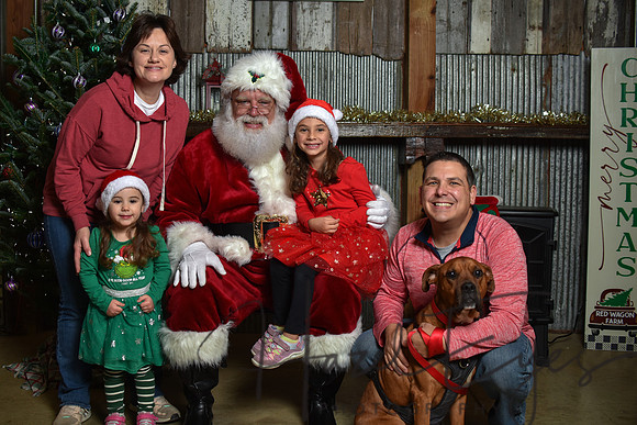 2023 Santa Pics at the Farm 12092023-104