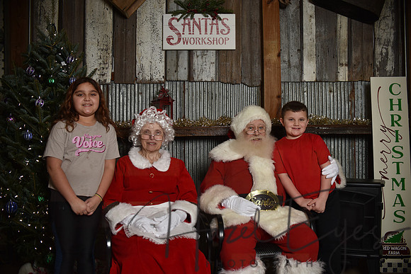 2023 Santa Pics at the Farm 12102023 -17