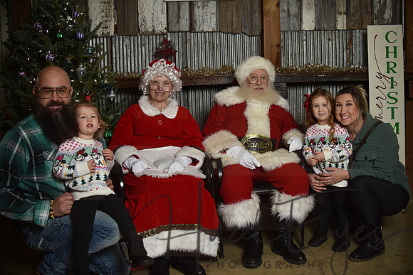 2023 Santa Pics at the Farm 12102023 -31