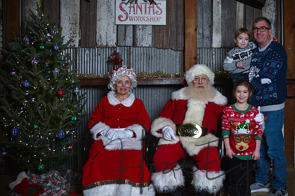 2023 Santa Pics at the Farm 12102023 -43