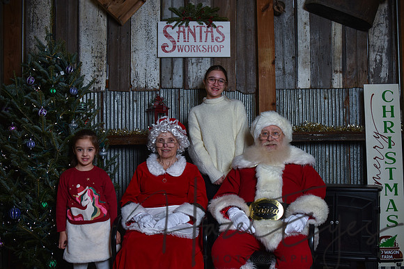 2023 Santa Pics at the Farm 12102023 -57