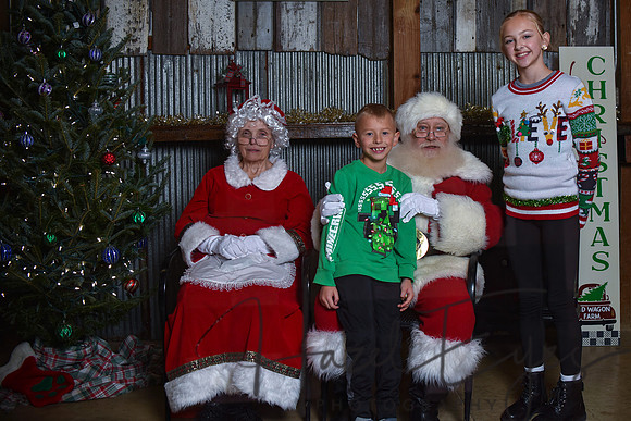 2023 Santa Pics at the Farm 12102023 -80