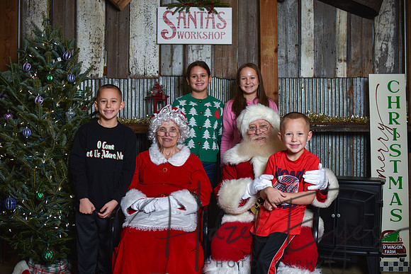 2023 Santa Pics at the Farm 12102023 -81