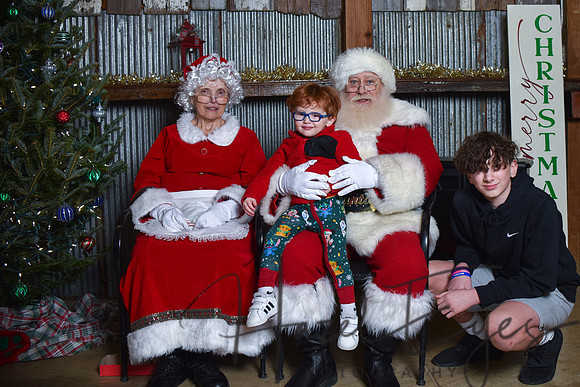 2023 Santa Pics at the Farm 12102023 -104