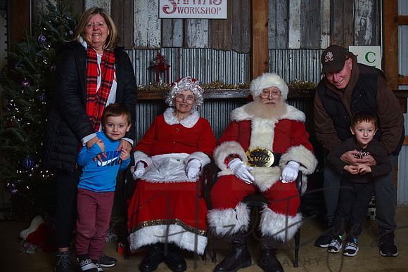 2023 Santa Pics at the Farm 12102023 -135