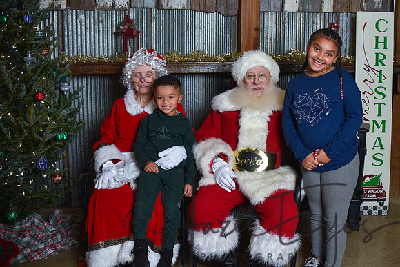 2023 Santa Pics at the Farm 12102023 -141