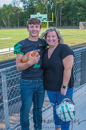 2022 FB Seniors with Moms-4