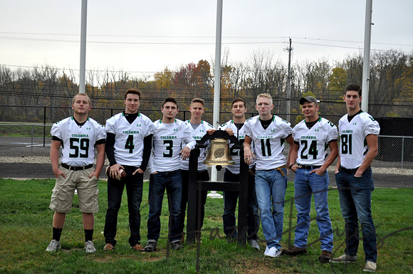 2017 SENIOR FB with MOMS (33)