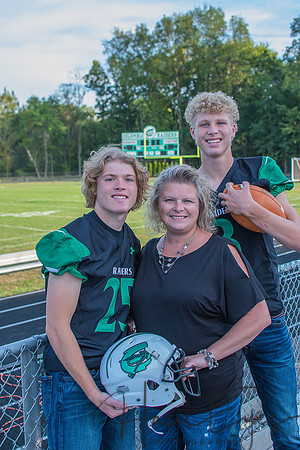2022 FB Seniors with Moms-1