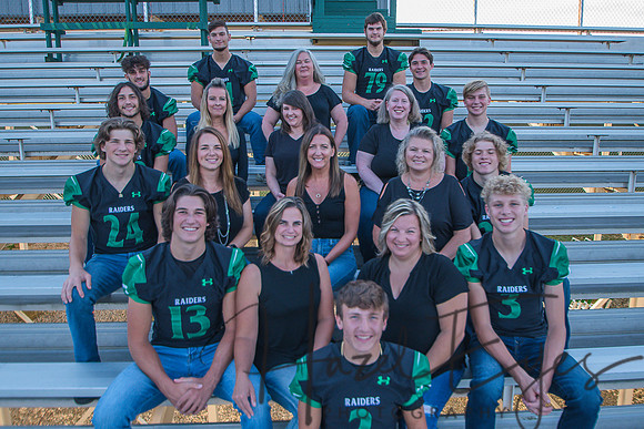 2022 FB Seniors with Moms-17