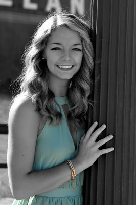 2017 SENIOR Hannh Nolen 46 bw