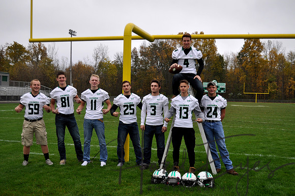 2017 SENIOR FB with MOMS (60)